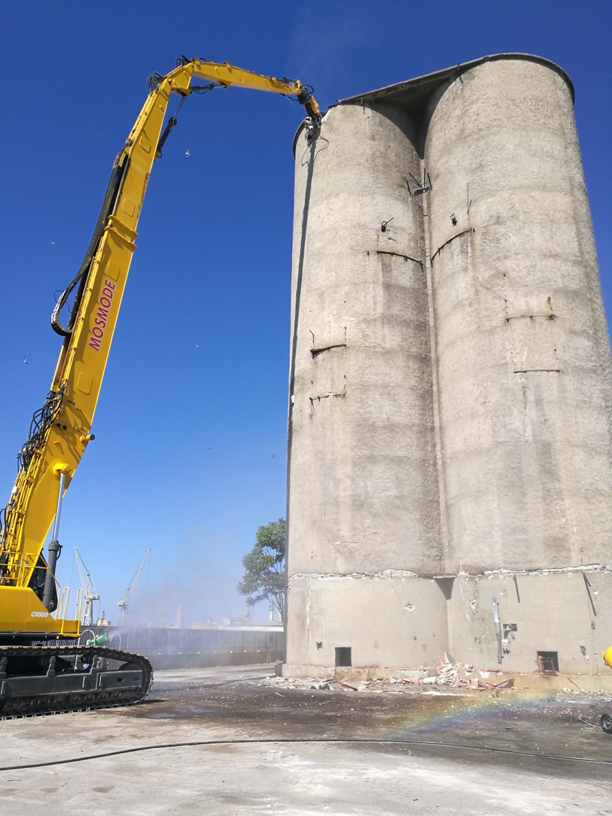 DEMOLIZIONE SILOS